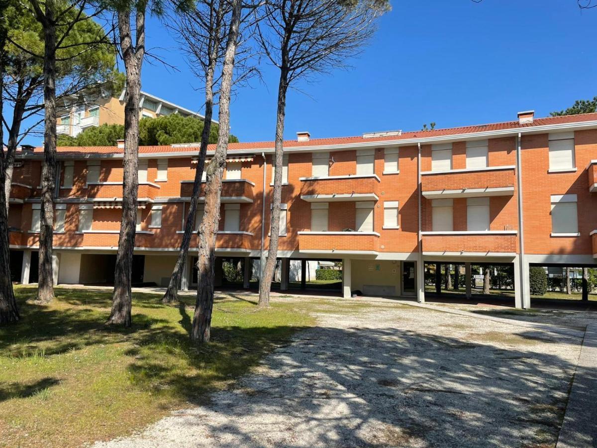 Condominio Splendid Bibione Exterior foto